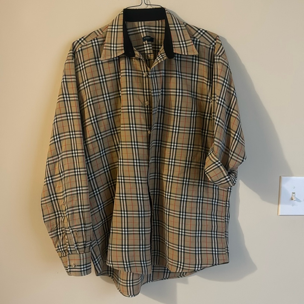 Burberry men’s Large Button Down Shirt